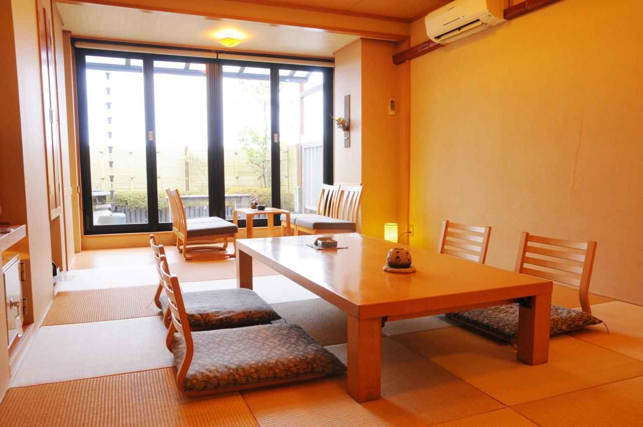 Gyominan Maruki Honkan Kamogawa Bagian luar foto